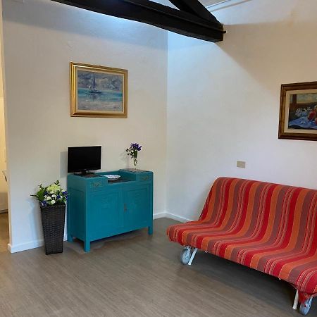 Fioralice Guest House Fauglia Екстериор снимка
